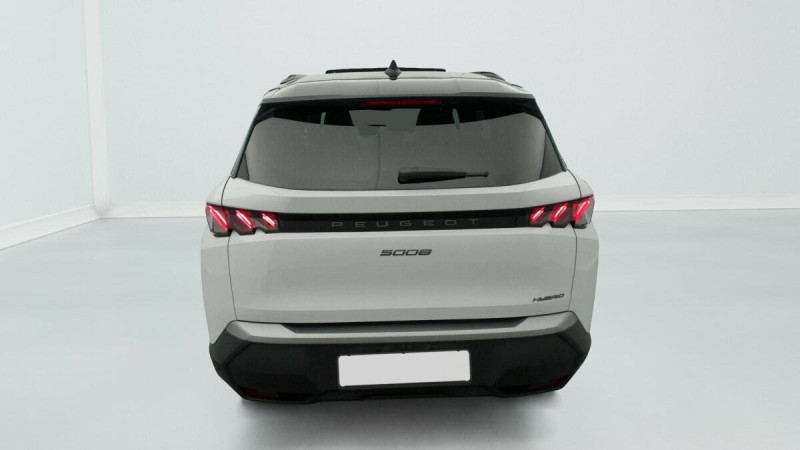 PEUGEOT 5008 HYBRID 145 E-DCS6 GT