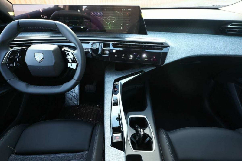 PEUGEOT 3008 HYBRID 145 E-DCS6 ALLURE