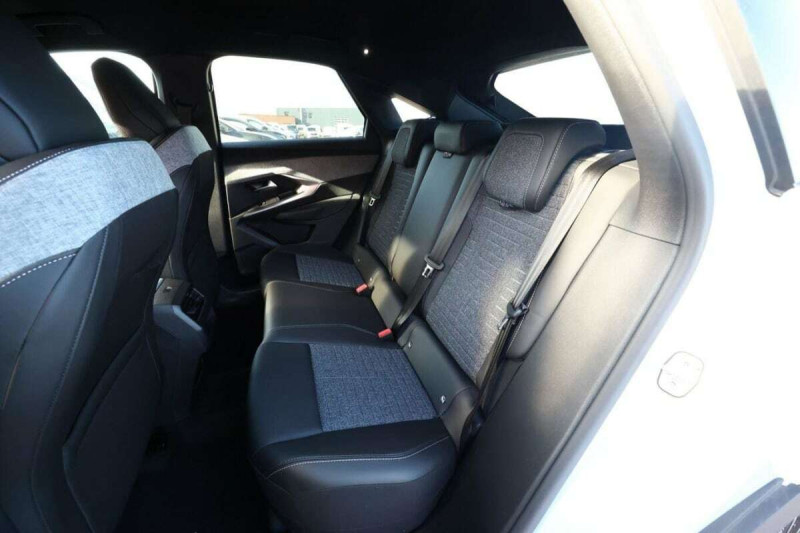 PEUGEOT 3008 HYBRID 145 E-DCS6 ALLURE