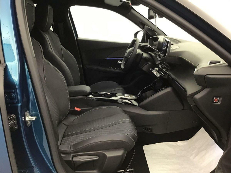 PEUGEOT 2008 HYBRID 136 E-DCS6 GT
