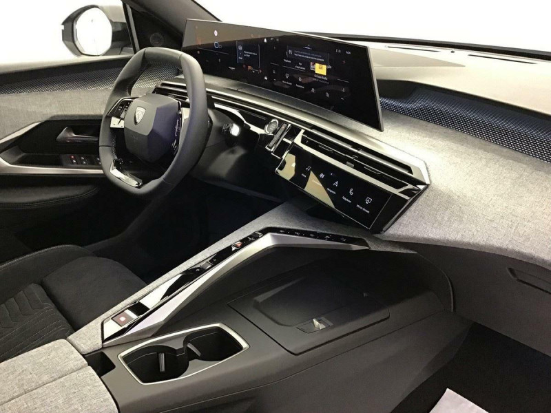 PEUGEOT 3008 PHASE 4 GT EXCLUSIVE 1.2 HYBRID 145