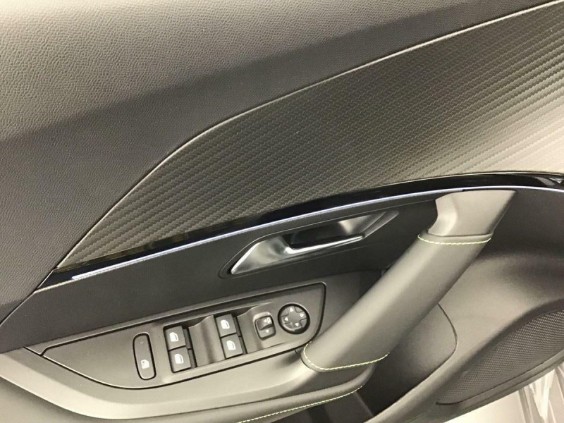 PEUGEOT 2008 HYBRID 145 GT 1.2 HYBRID 136