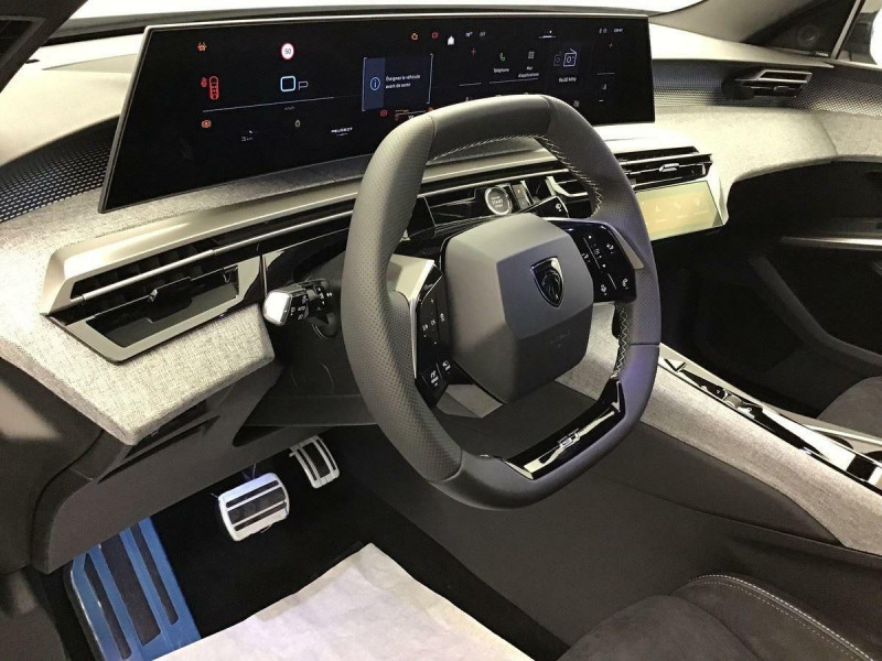 PEUGEOT 3008 HYBRID 145 E-DCS6 GT EXCLUSIVE
