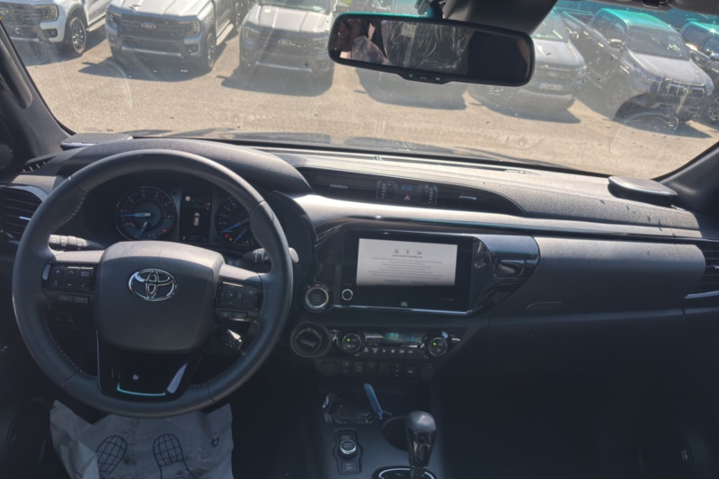 TOYOTA HILUX 2.8 204 BVA INVINCIBLE RIDEAU