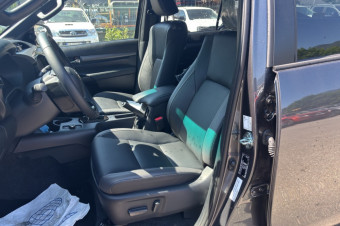 TOYOTA HILUX 2.8 204 BVA INVINCIBLE RIDEAU