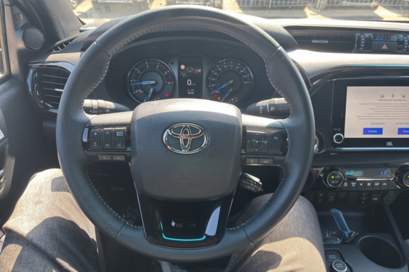 TOYOTA HILUX 2.8 204 BVA INVINCIBLE RIDEAU