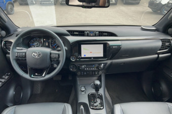 TOYOTA HILUX 2.8 204 BVA INVINCIBLE RIDEAU