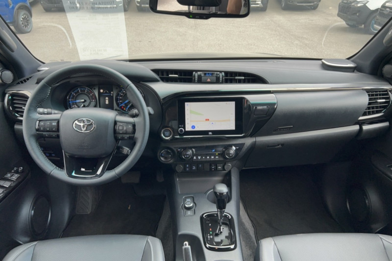 TOYOTA HILUX 2.8 204 BVA INVINCIBLE RIDEAU