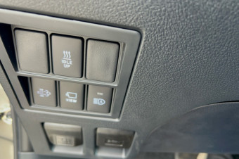 TOYOTA HILUX 2.8 204 BVA INVINCIBLE RIDEAU