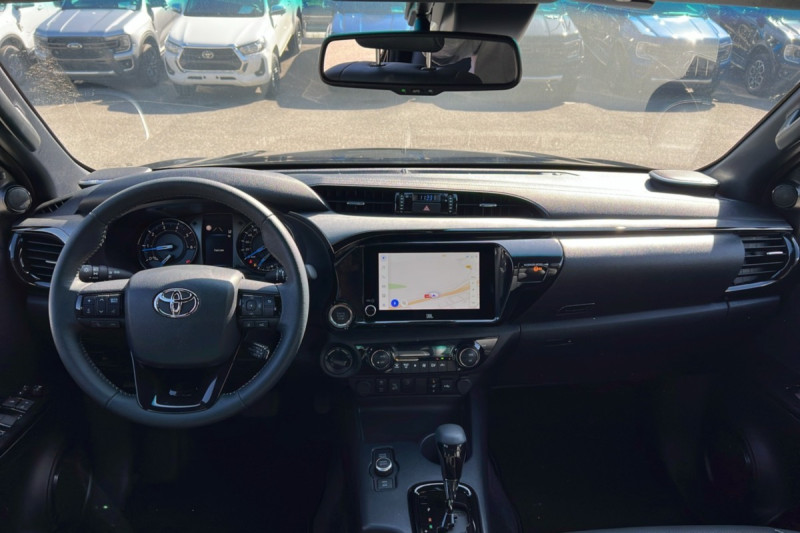 TOYOTA HILUX 2.8 204 BVA INVINCIBLE 4PL