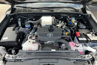 TOYOTA HILUX 2.8 204 BVA INVINCIBLE 4PL