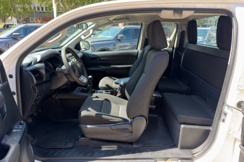 TOYOTA HILUX X-TRA CAB LECAP 2.4 150 PACK PLUS