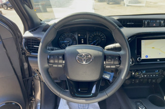 TOYOTA HILUX 2.8 204 BVA INVINCIBLE 4PL