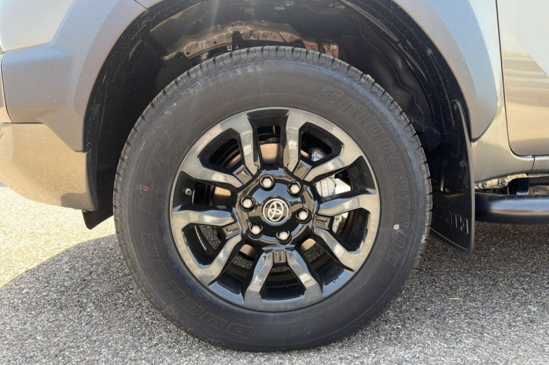 TOYOTA HILUX 2.8 204 BVA INVINCIBLE 4PL
