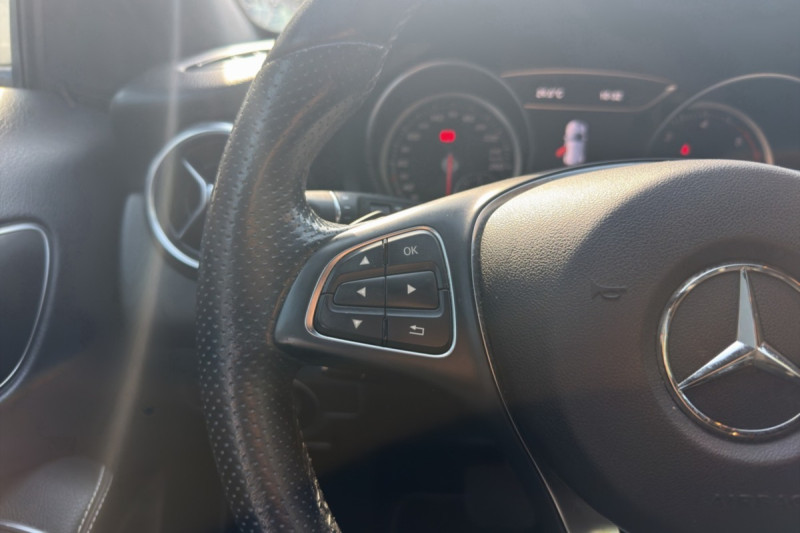 MERCEDES-BENZ GLA 200D 136 BUSINESS EDITION