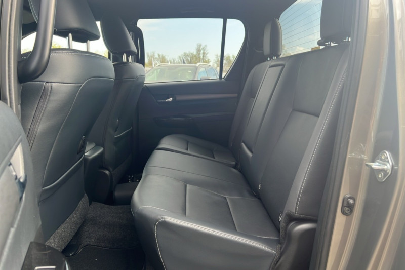 TOYOTA HILUX 2.8 204 BVA INVINCIBLE 4PL