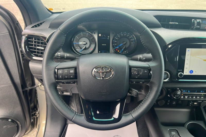 TOYOTA HILUX 2.8 204 BVA INVINCIBLE 4PL
