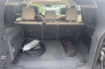LAND ROVER DEFENDER P400 HSE