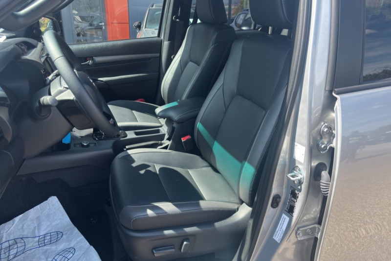 TOYOTA HILUX 2.8 204 BVA INVINCIBLE RIDEAU