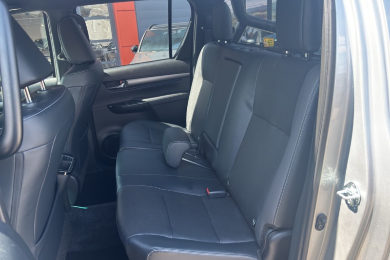 TOYOTA HILUX 2.8 204 BVA INVINCIBLE RIDEAU