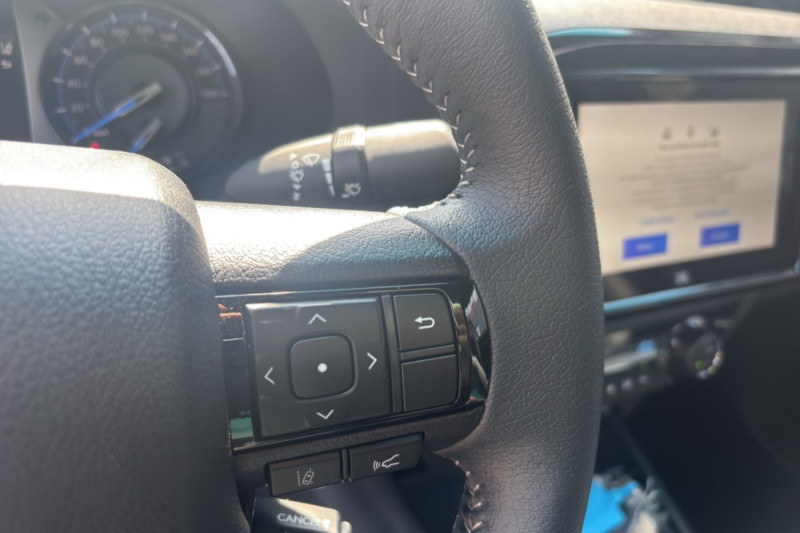 TOYOTA HILUX 2.8 204 BVA INVINCIBLE RIDEAU