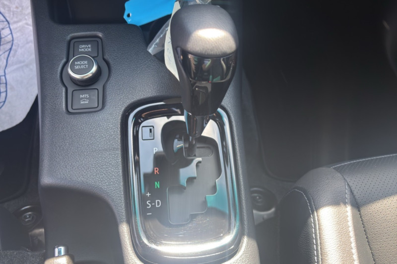 TOYOTA HILUX 2.8 204 BVA INVINCIBLE RIDEAU