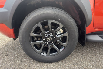 TOYOTA HILUX 2.8 204 BVA INVINCIBLE 4PL