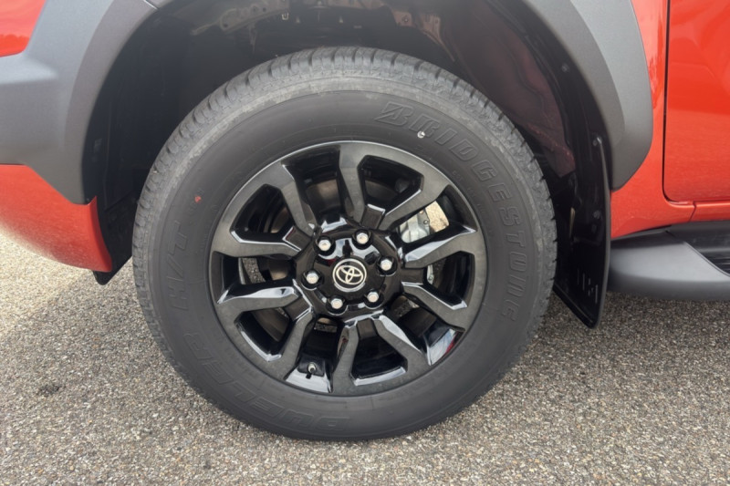 TOYOTA HILUX 2.8 204 BVA INVINCIBLE 4PL
