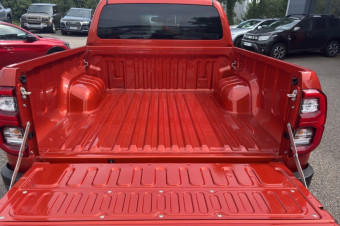 TOYOTA HILUX 2.8 204 BVA INVINCIBLE 4PL