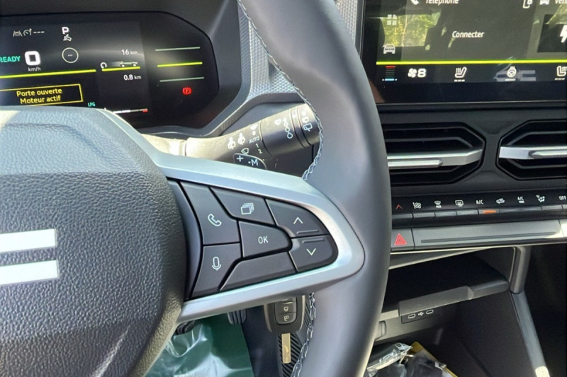 DACIA DUSTER HYBRID-G 150 4X4 EXPRESSION +