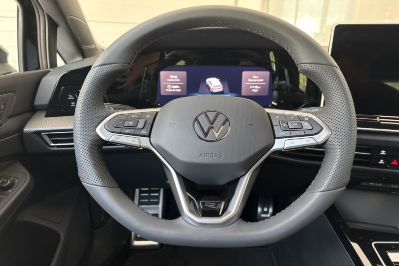 VOLKSWAGEN GOLF E-TSI 150 DSG R-LINE T.O 360