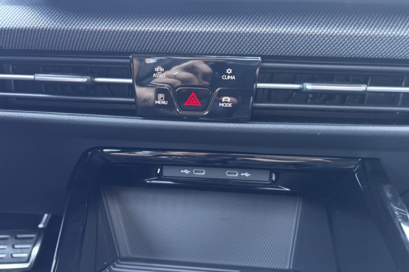 VOLKSWAGEN GOLF E-TSI 150 DSG R-LINE T.O 360