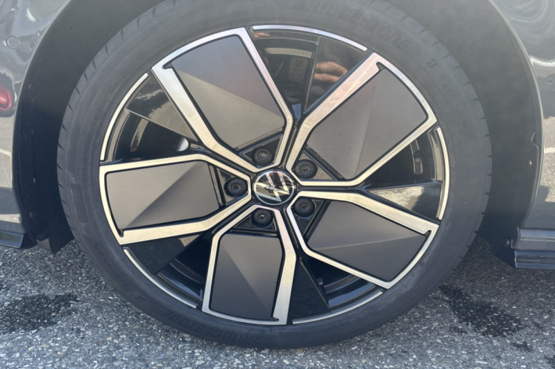 VOLKSWAGEN GOLF E-TSI 150 DSG R-LINE T.O 360