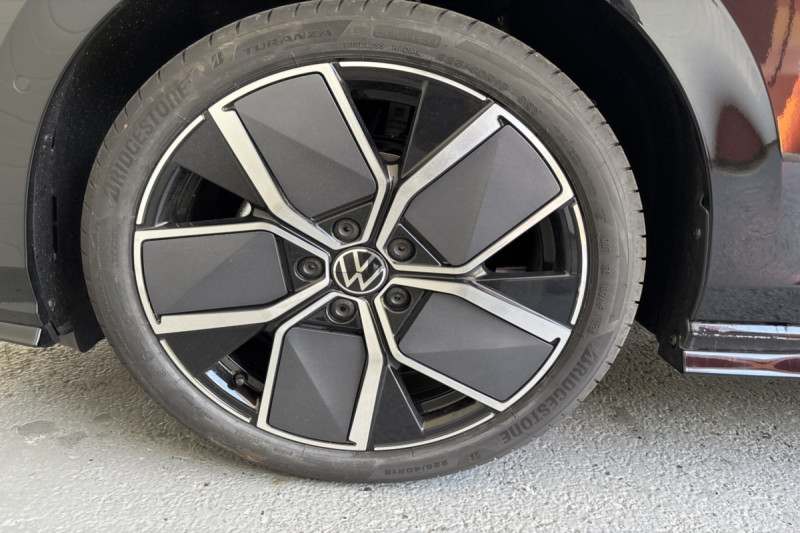 VOLKSWAGEN GOLF E-TSI 150 DSG R-LINE T.O 360