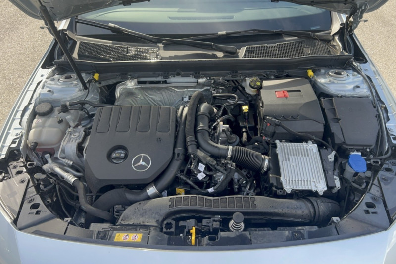 MERCEDES-BENZ CLASSE A 200 7G-DCT AMG LINE