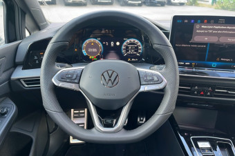 VOLKSWAGEN GOLF E-TSI 150 DSG R-LINE EDITION