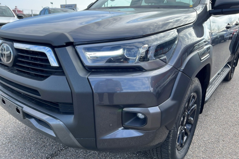 TOYOTA HILUX 2.8 204 BVA INVINCIBLE 4PL