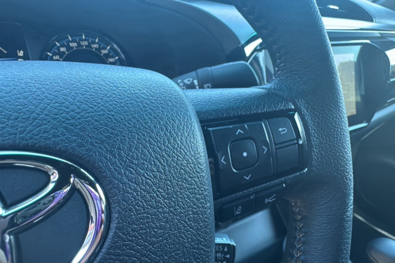 TOYOTA HILUX 2.8 204 BVA INVINCIBLE HARDTOP