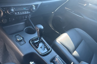 TOYOTA HILUX 2.8 204 BVA INVINCIBLE HARDTOP