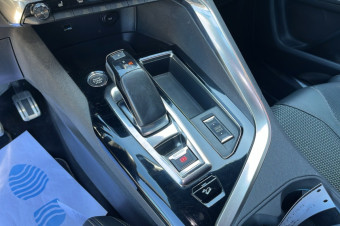 PEUGEOT 3008 HYBRID4 300 GT