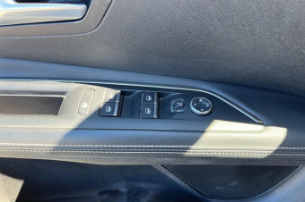 PEUGEOT 3008 HYBRID4 300 GT