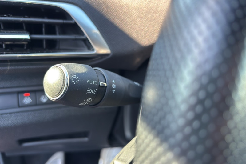 PEUGEOT 3008 1.2 130 EAT8 GT SURÉQUIPÉ
