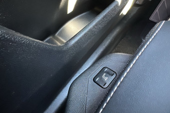 PEUGEOT 5008 HYBRID 145 E-DCS6 ALLURE PLUS