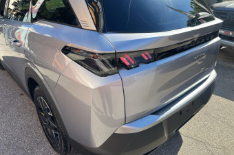 PEUGEOT 5008 HYBRID 145 E-DCS6 ALLURE PLUS