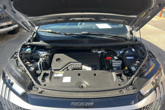 PEUGEOT 5008 HYBRID 145 E-DCS6 ALLURE PLUS
