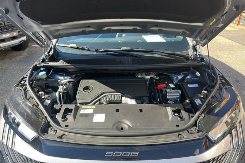 PEUGEOT 5008 HYBRID 145 E-DCS6 ALLURE PLUS