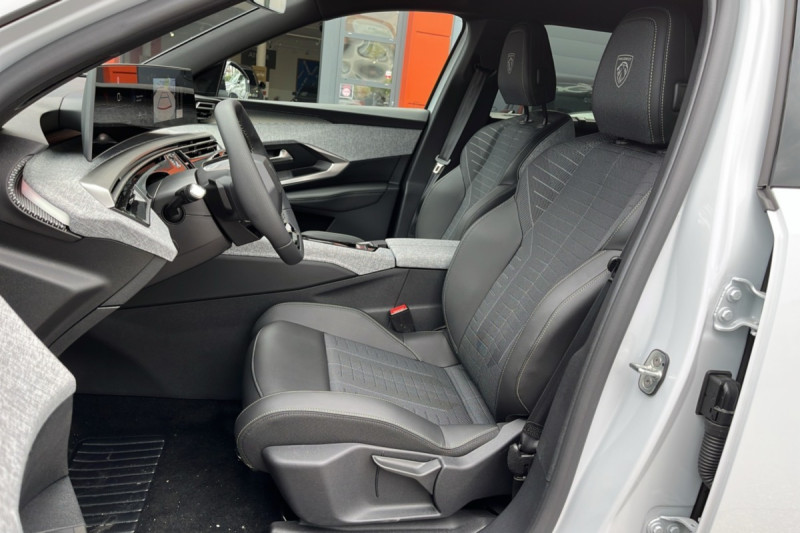 PEUGEOT 5008 HYBRID 145 E-DCS6 GT 360 7PL