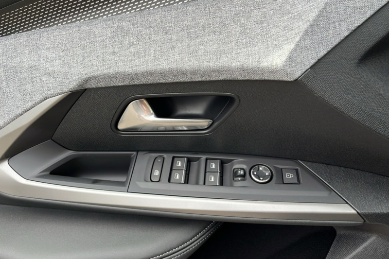 PEUGEOT 5008 HYBRID 145 E-DCS6 GT 360 7PL