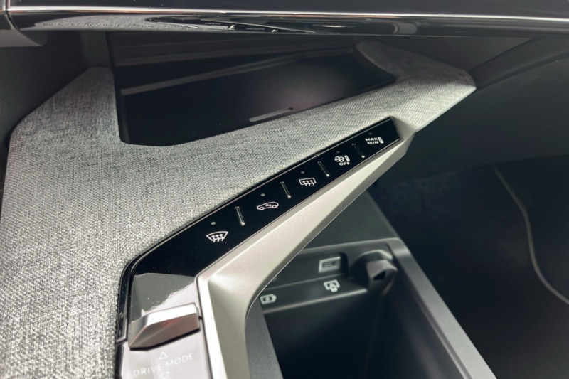 PEUGEOT 5008 HYBRID 145 E-DCS6 GT 360 7PL