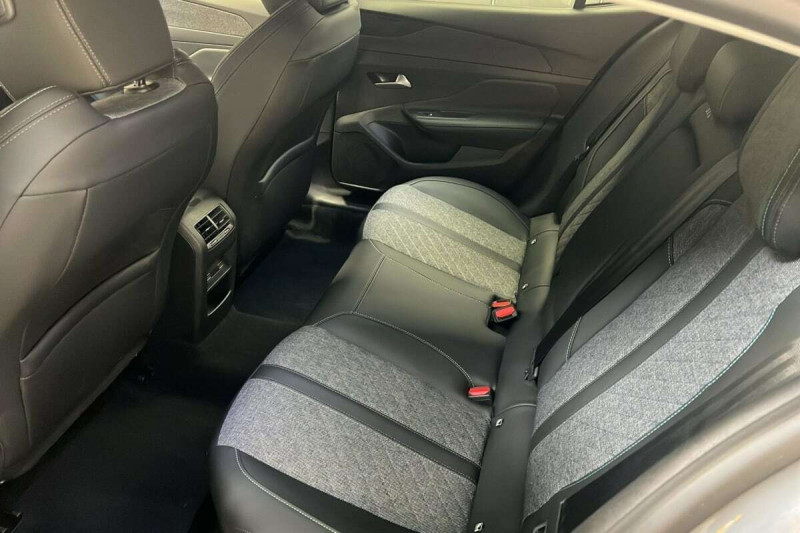 PEUGEOT 408 HYBRID 136 E-DCS6 ALLURE